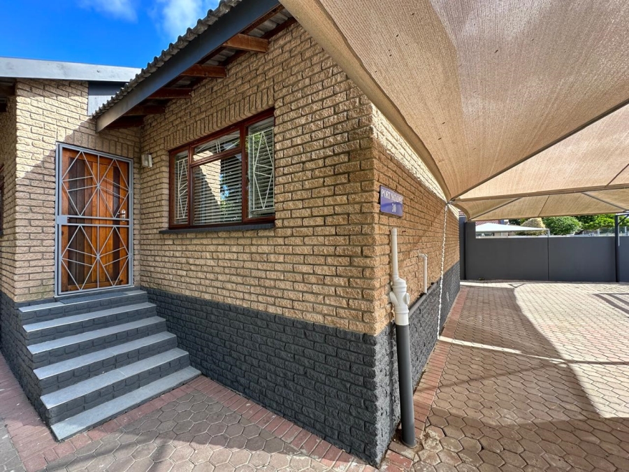 7 Bedroom Property for Sale in Hartenbos Central Western Cape